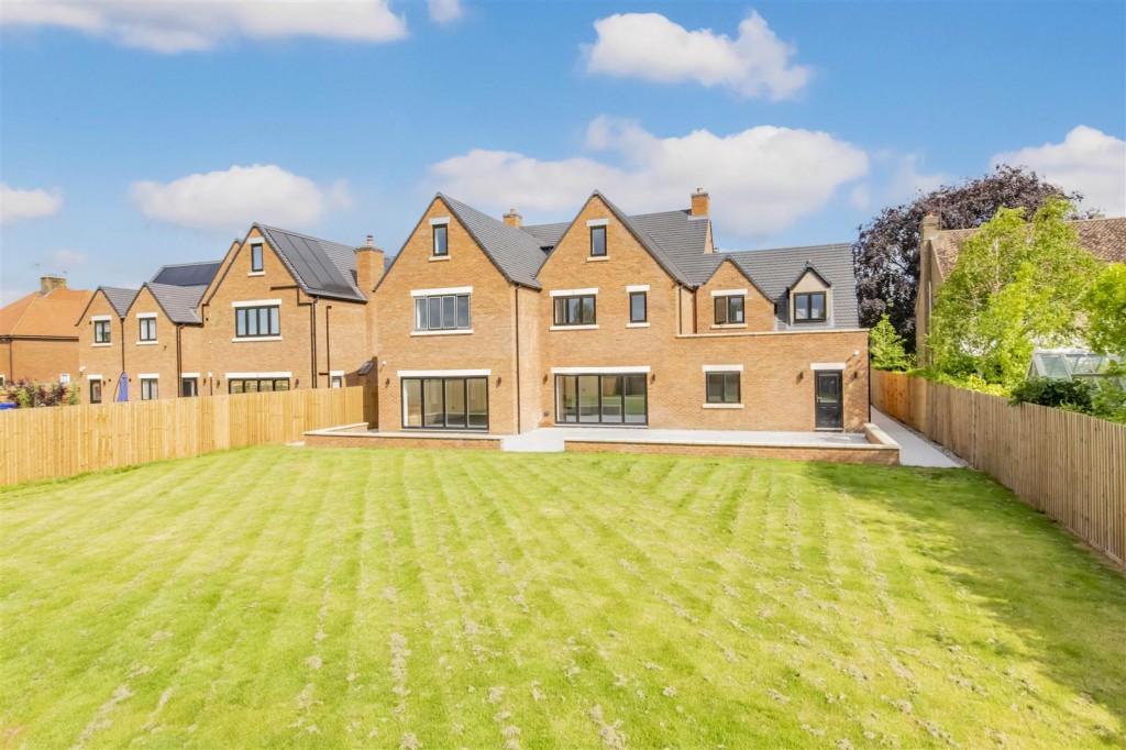 Poplars Farm Road, Barton Seagrave, 6 bedroom, House Detached