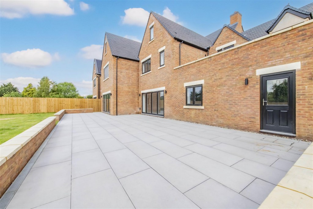 Poplars Farm Road, Barton Seagrave, 6 bedroom, House Detached