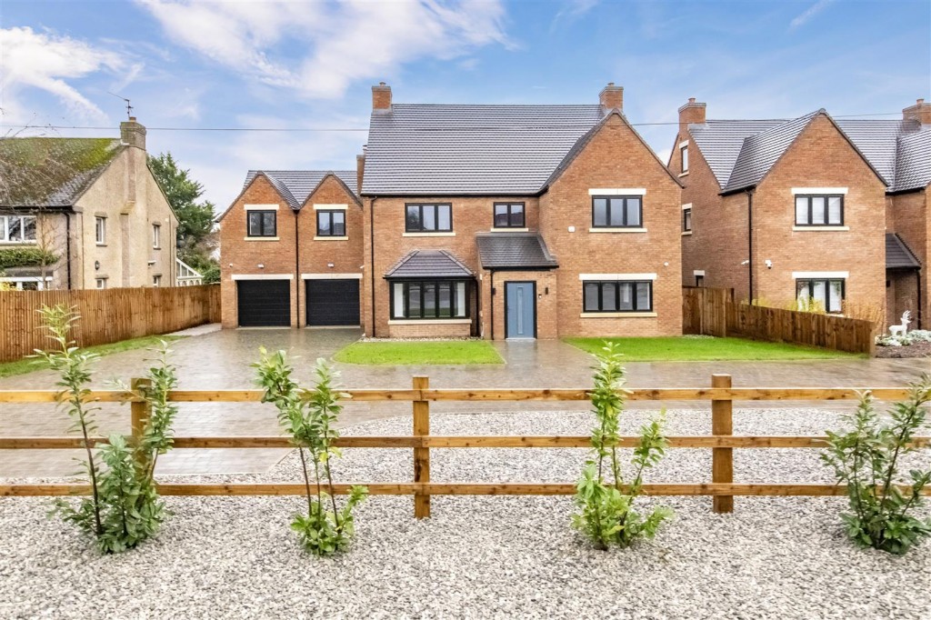 Poplars Farm Road, Barton Seagrave, 6 bedroom, House Detached