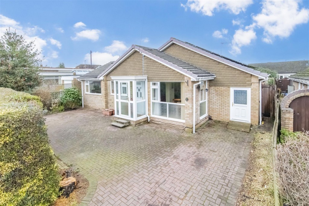 Queensway, Burton Latimer, 4 bedroom, Bungalow