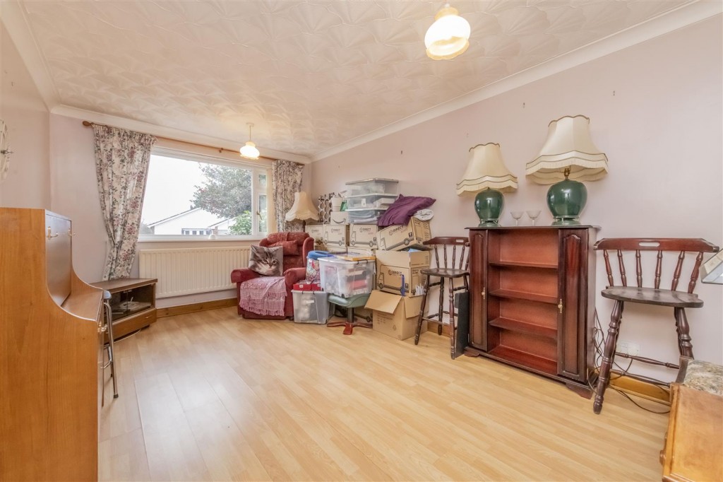 Queensway, Burton Latimer, 4 bedroom, Bungalow