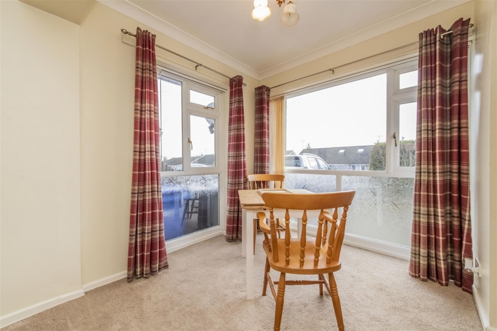 Queensway, Burton Latimer, 4 bedroom, Bungalow