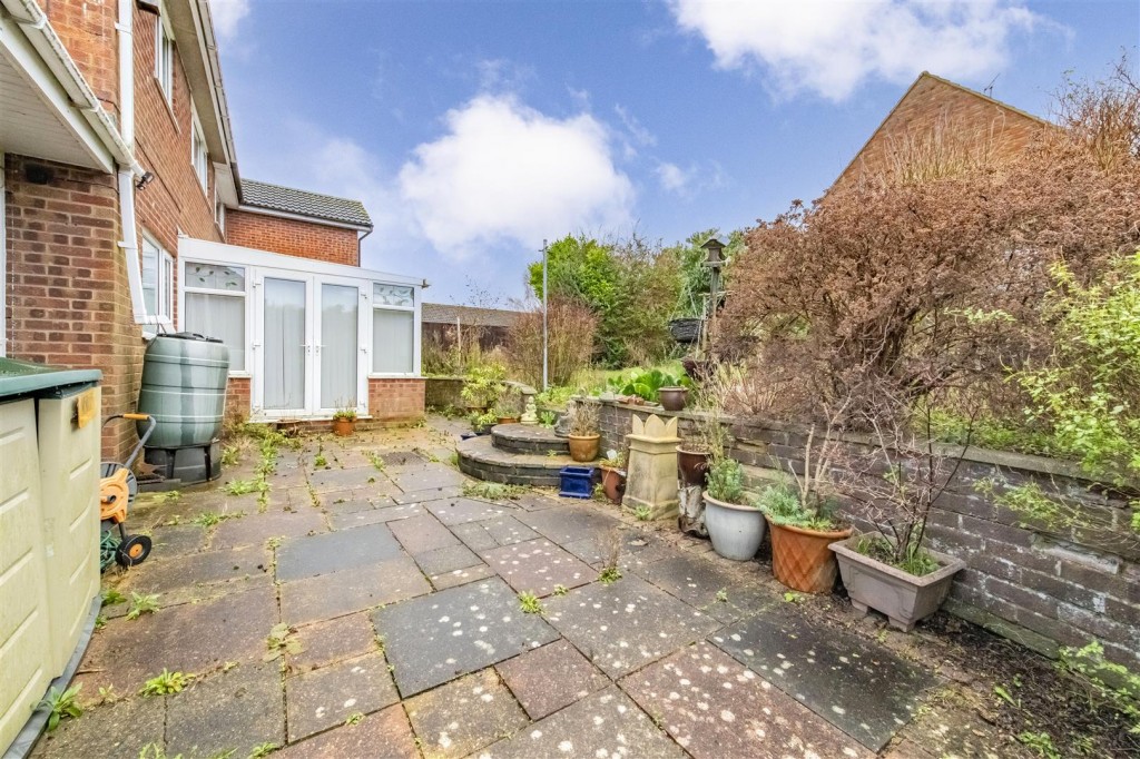 St. Johns Road, Kettering, 4 bedroom, House SemiDetached