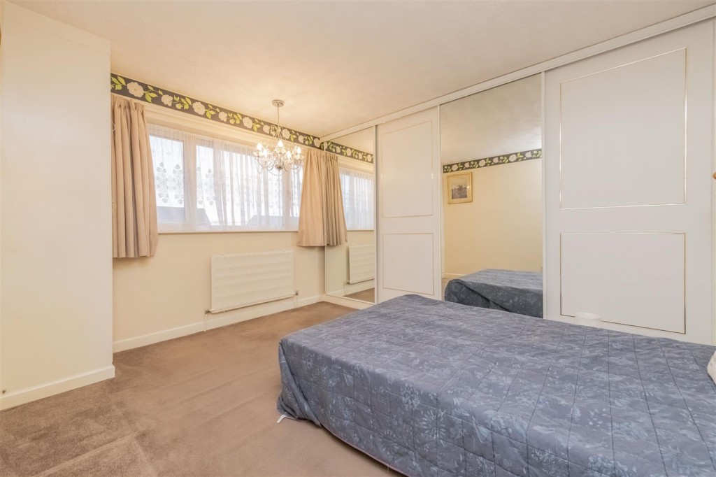 St. Johns Road, Kettering, 4 bedroom, House SemiDetached