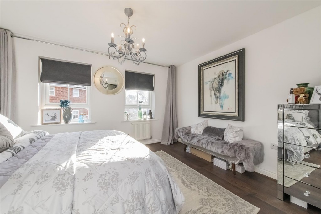 Cadwell Close, Burton Latimer, 4 bedroom, House Townhouse