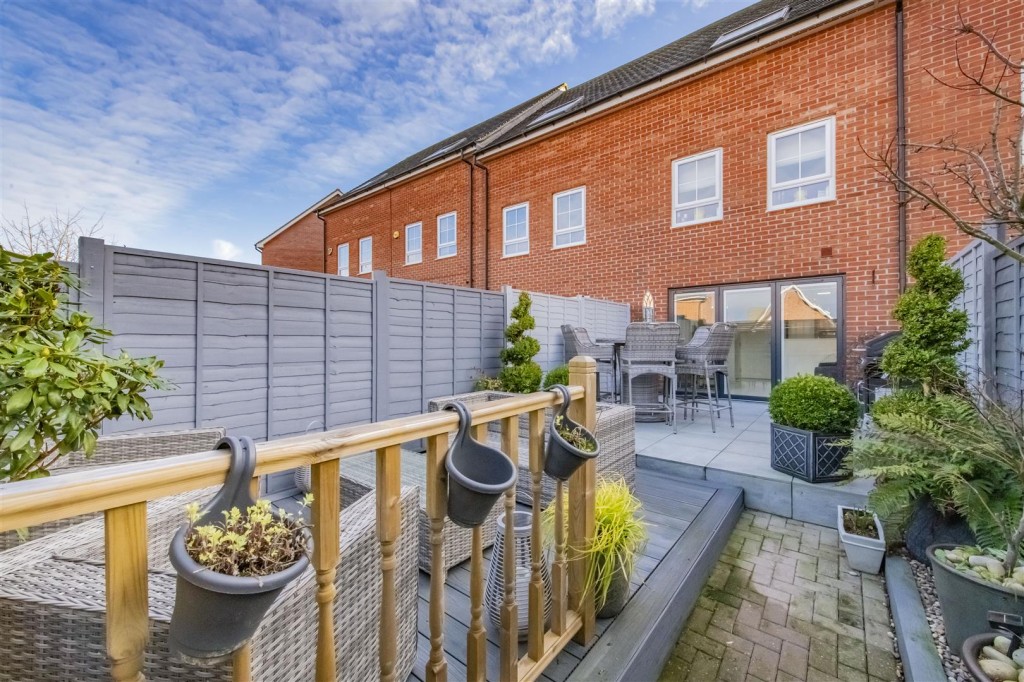 Cadwell Close, Burton Latimer, 4 bedroom, House Townhouse