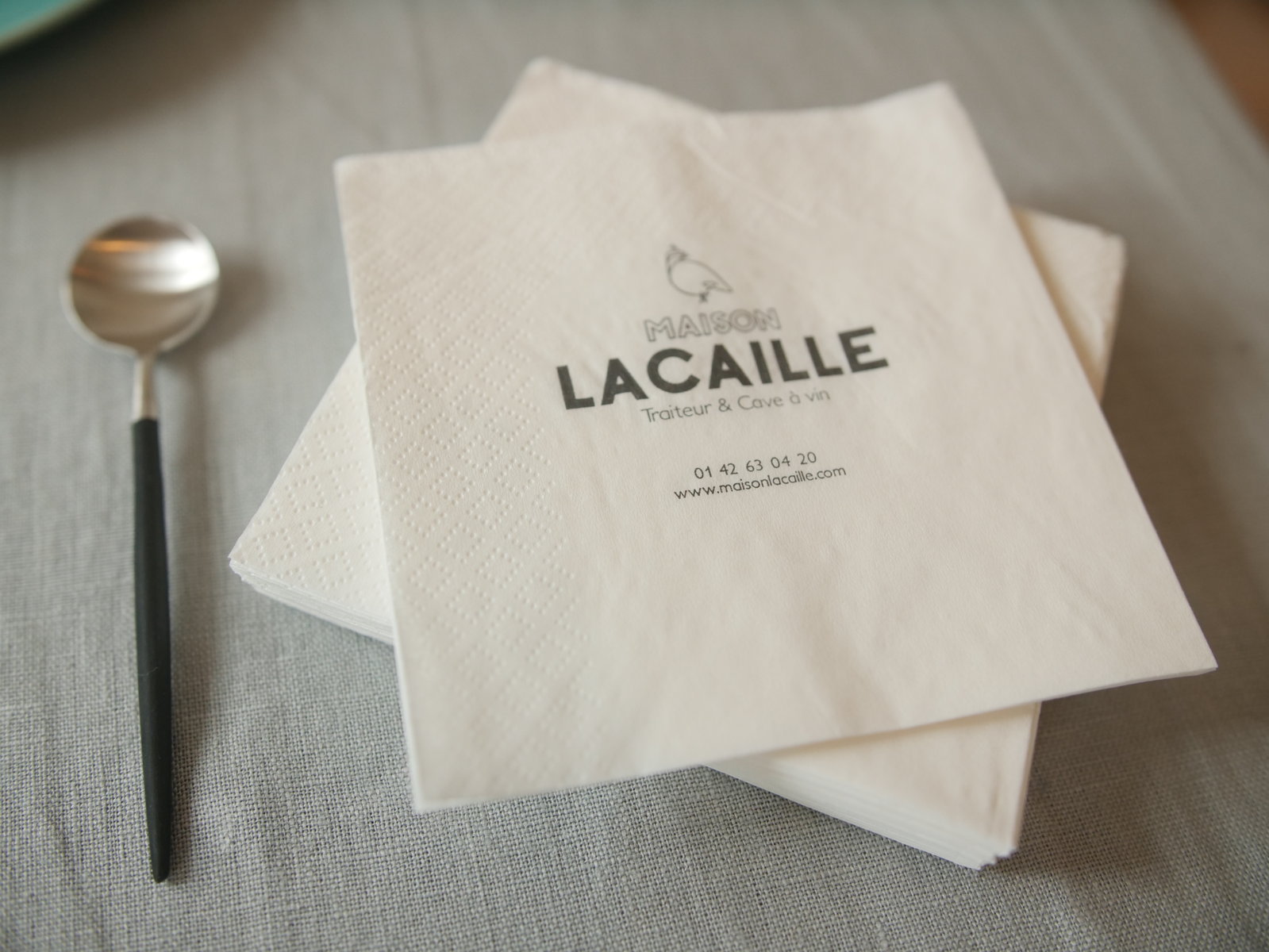 Découvrez nos serviettes cocktail personnalisées en papier