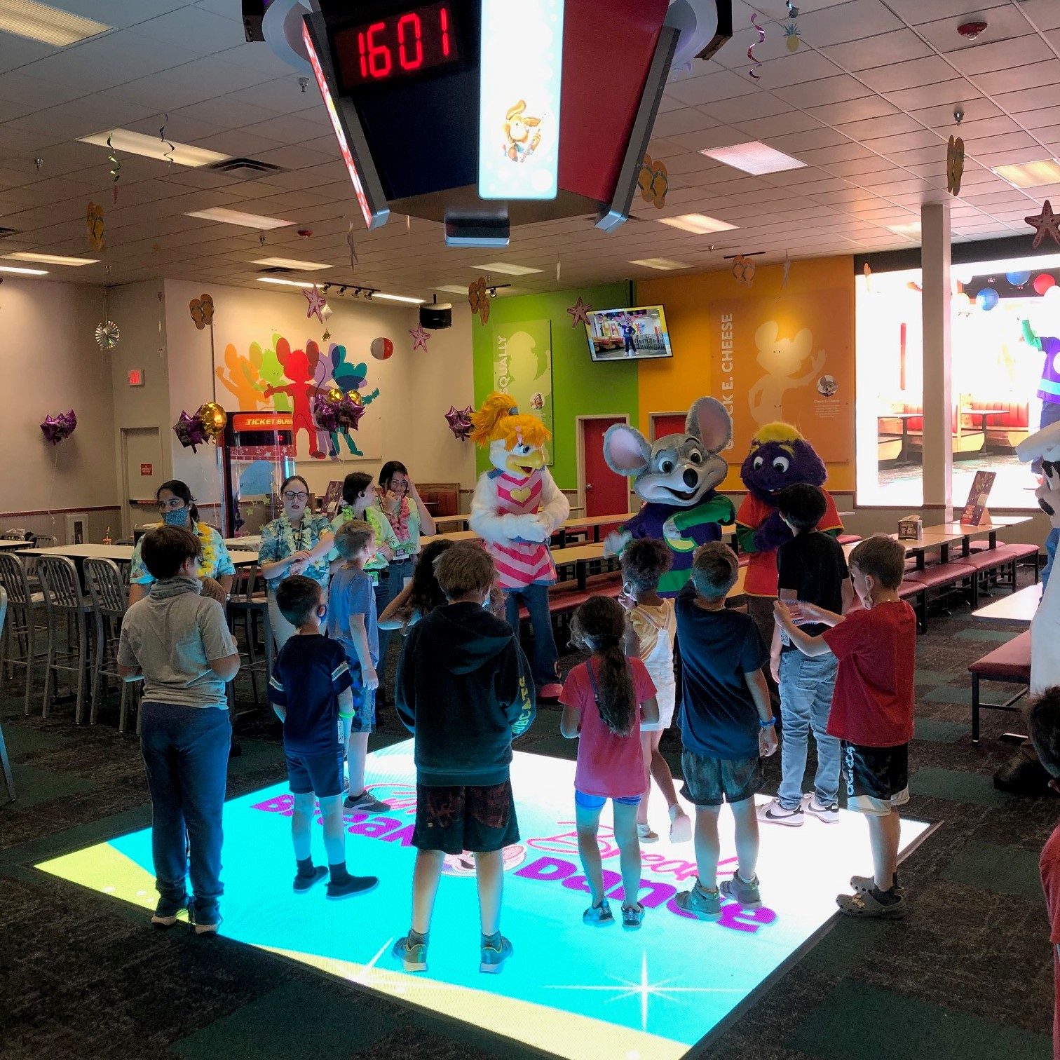 Chuck E. Cheese In Brandon Hosts A Kid’s Place In Honor Of Its Grand