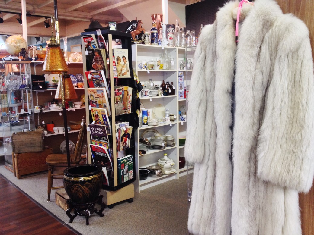 Ottawa Antique Market For Serious AntiqueLovers Ottawa Life Magazine