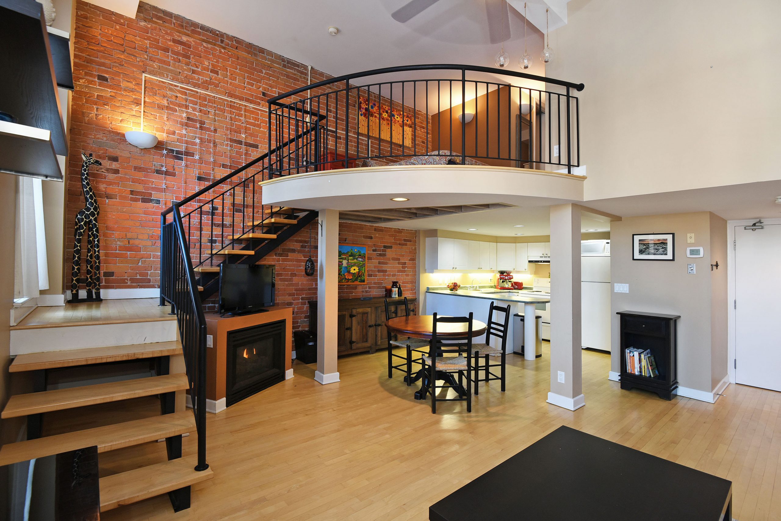 Schoolhouse Square 24 Springfield Road Ray Otten