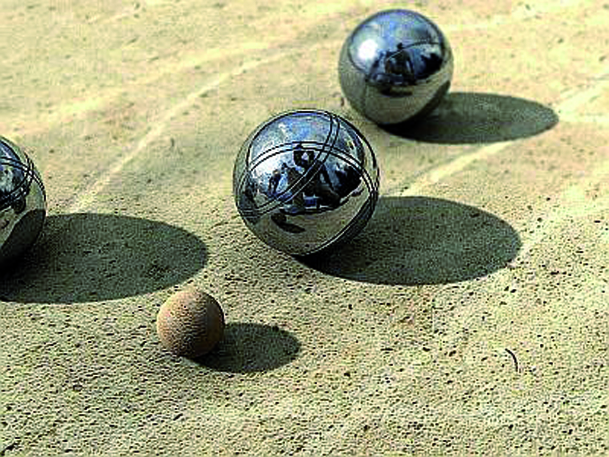 Concours de pétanque en doublettes, organisé par La Pétanque Rangeoise