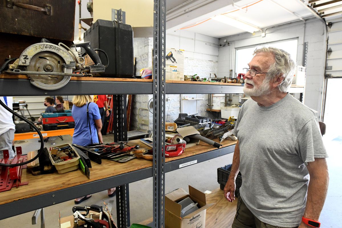 Mundelein opens toollending library, brainchild of local resident
