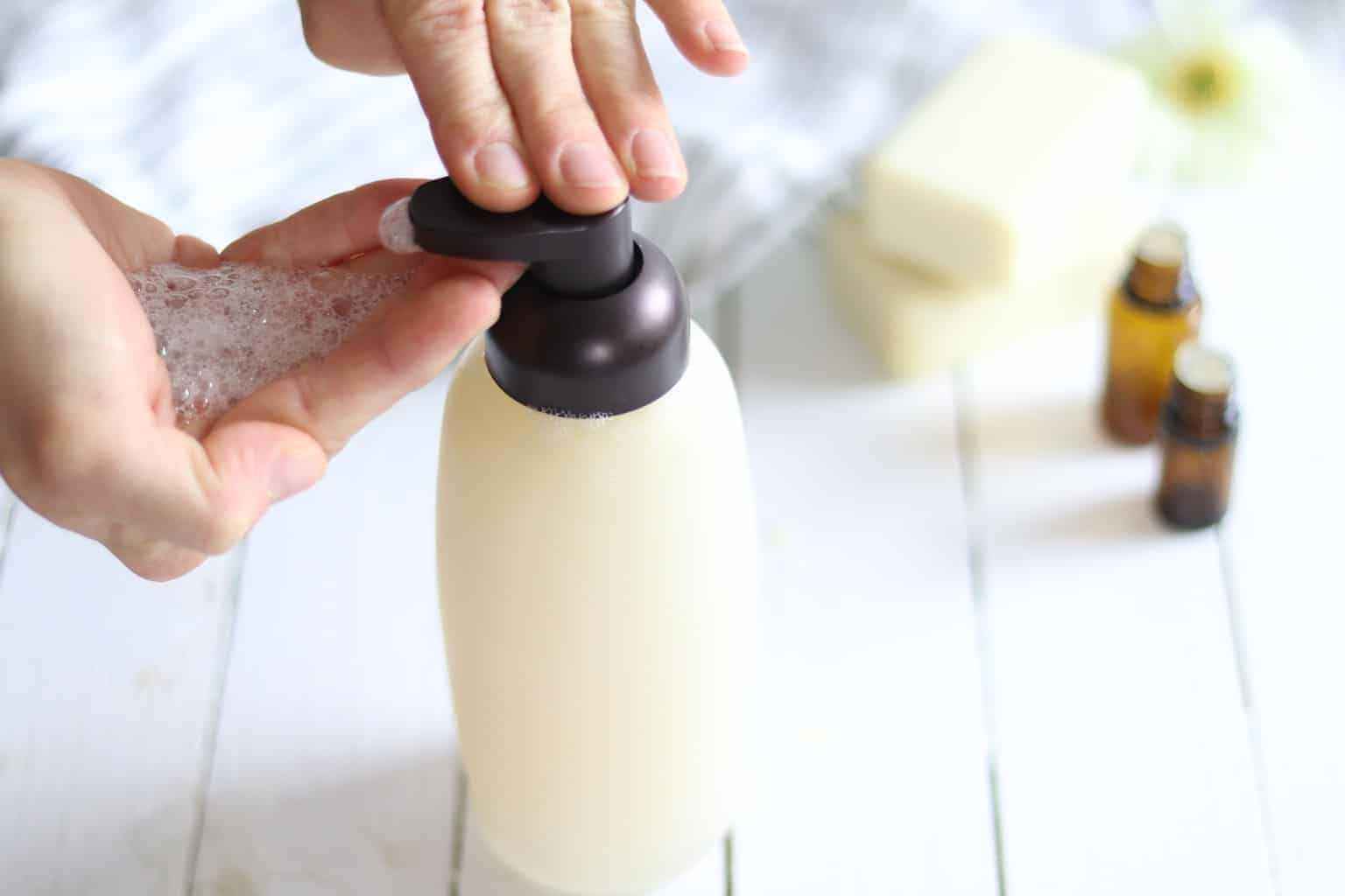 How to Make All Natural Shampoo Simple Recipe using Essential Oils