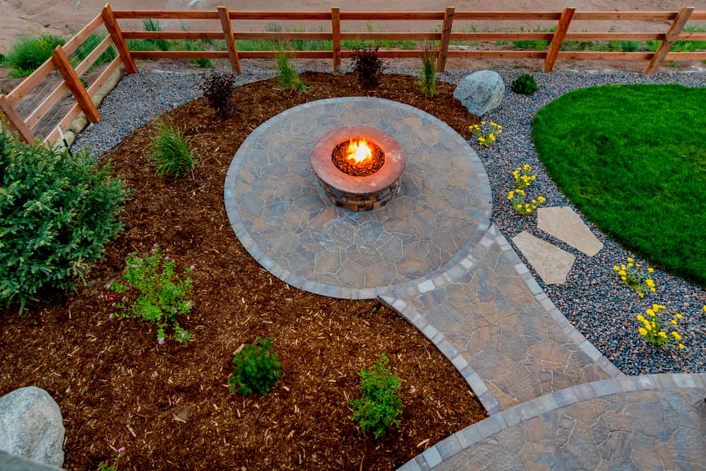 13 Landscaping Ideas With Stone and Mulch Outdoor Happens