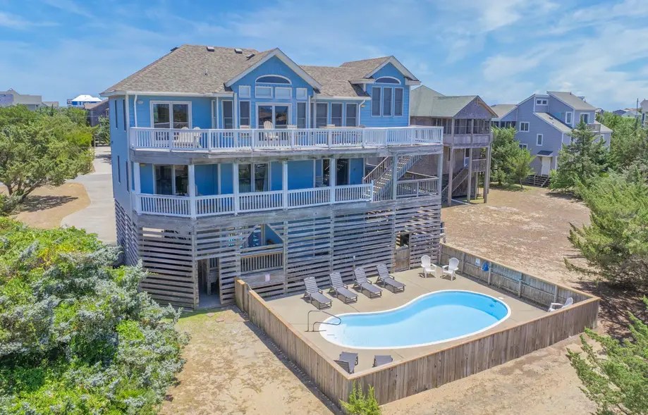 Sea Spray Vacation rental home in Waves, NC