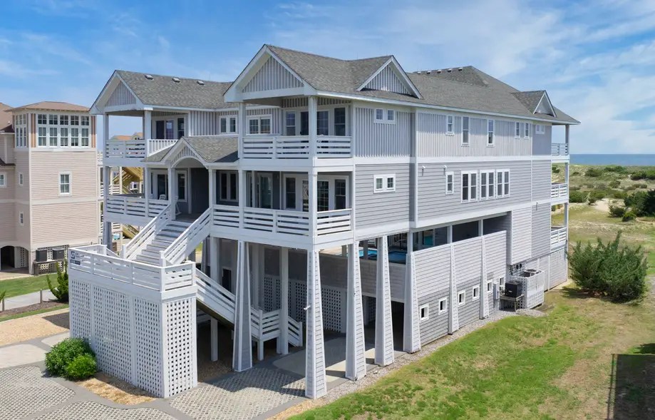 Splash Mansion Vacation rental home in Salvo, NC