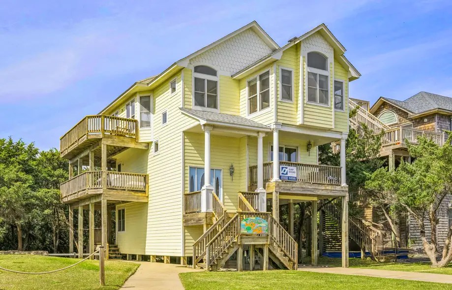 Island Stylin' Vacation rental home in Frisco, NC