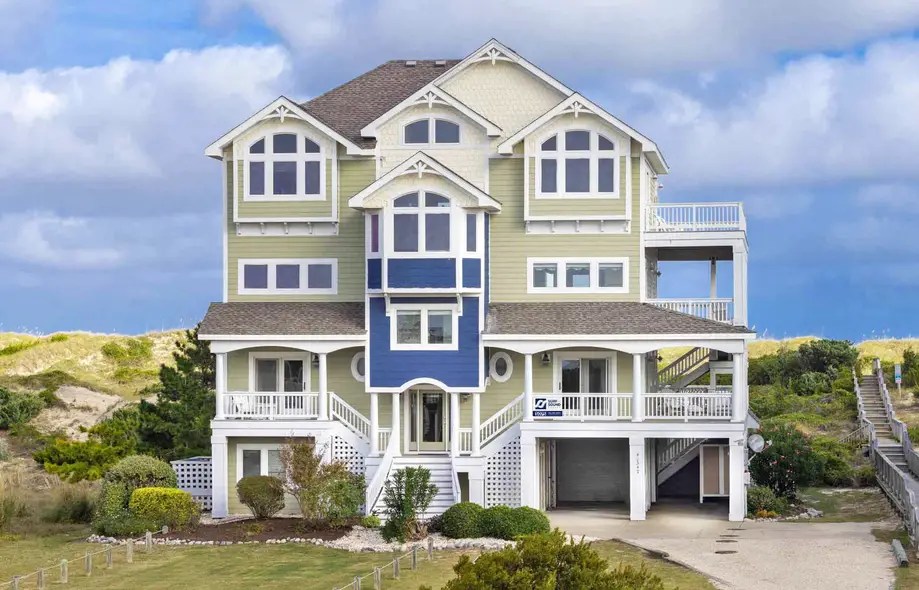 Walkin' on Sunshine Vacation rental home in Avon, NC