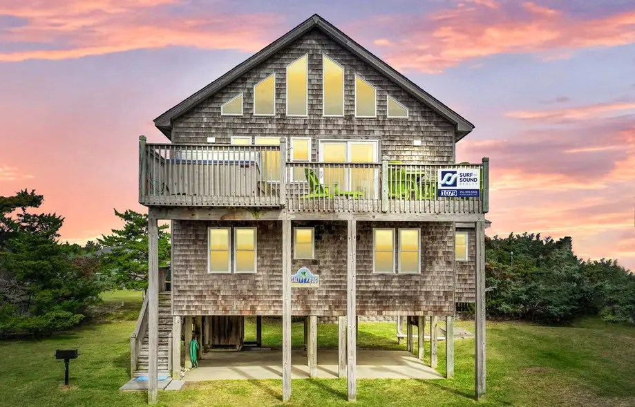 Salty Frog Vacation rental home in Avon, NC