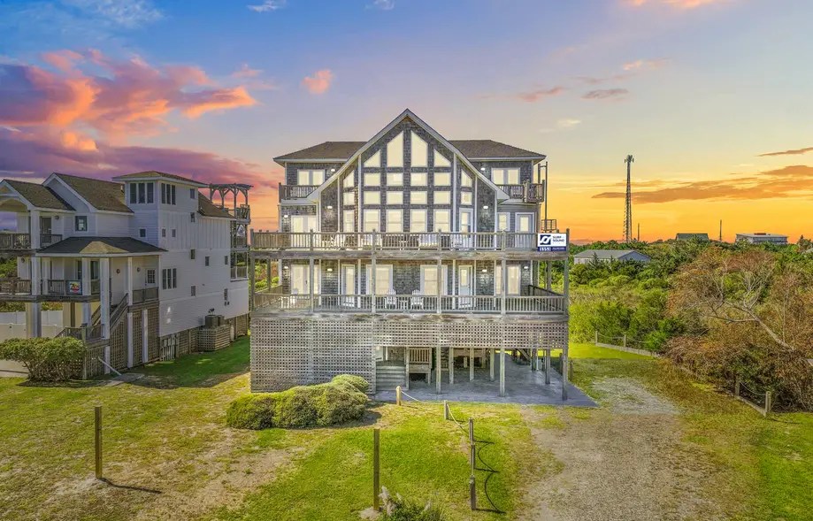Windows over Waves Vacation rental home in Waves, NC