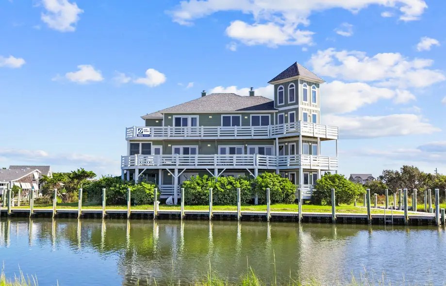 Sunset Cay Vacation rental home in Hatteras, NC