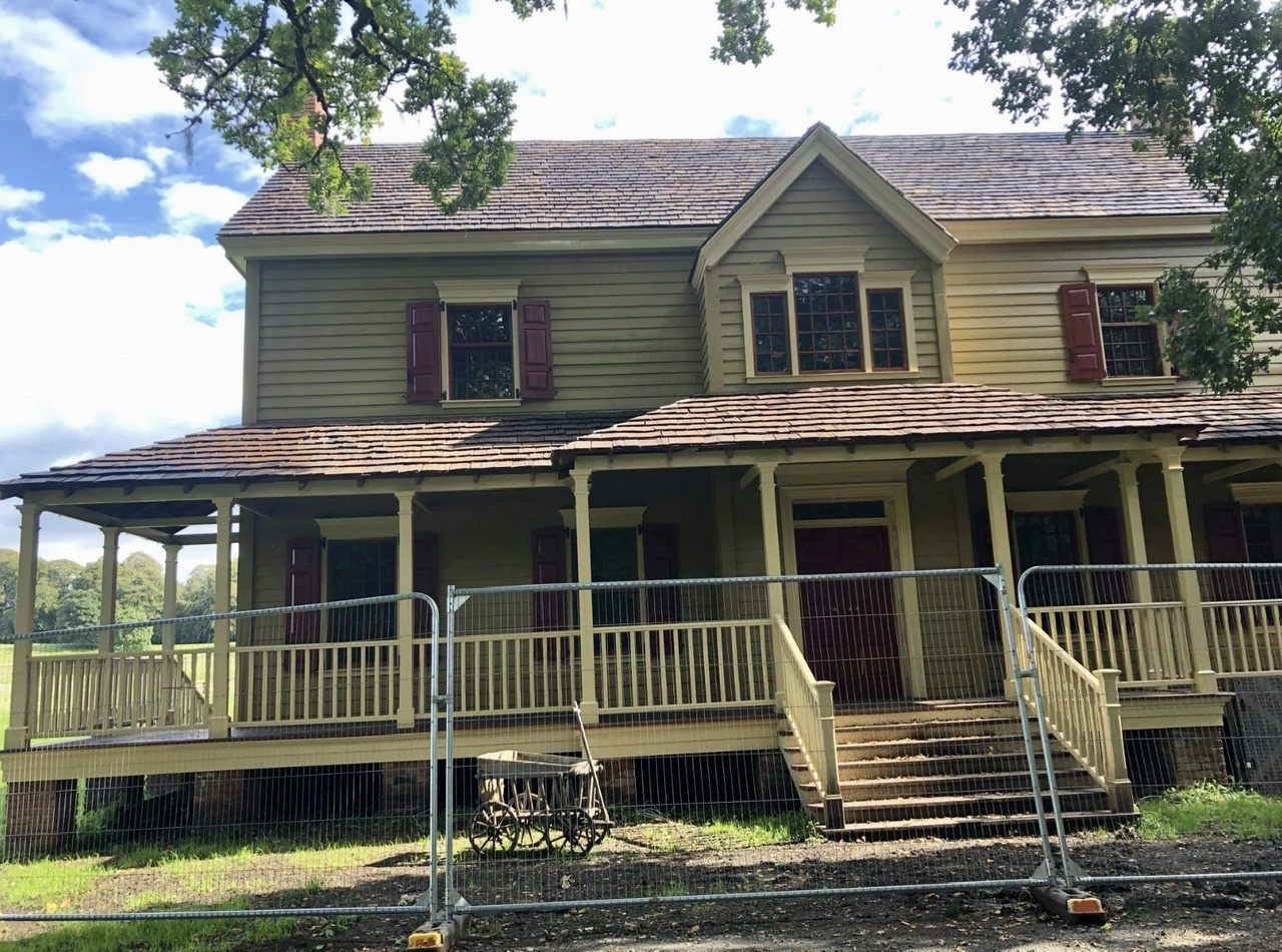 Outlander Behind the Scenes The Big House on Fraser's Ridge