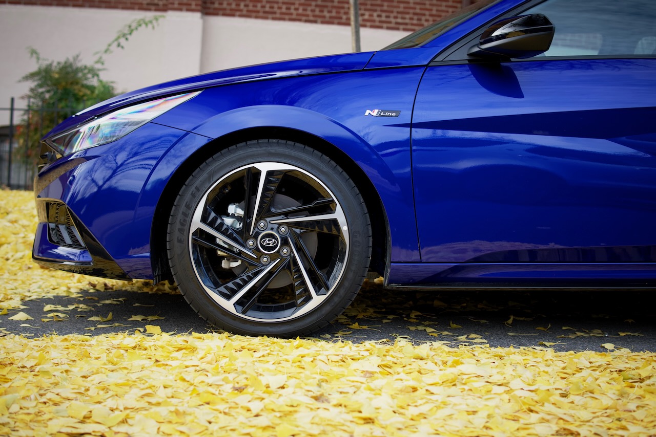 2021 Hyundai Elantra N-Line 6-Speed Review: Move Over, Civic Si? | Out