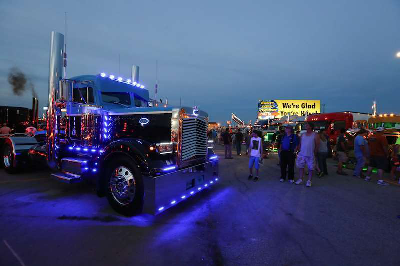 Walcott wrapup 44,000 attended show; list of winners from Super Truck