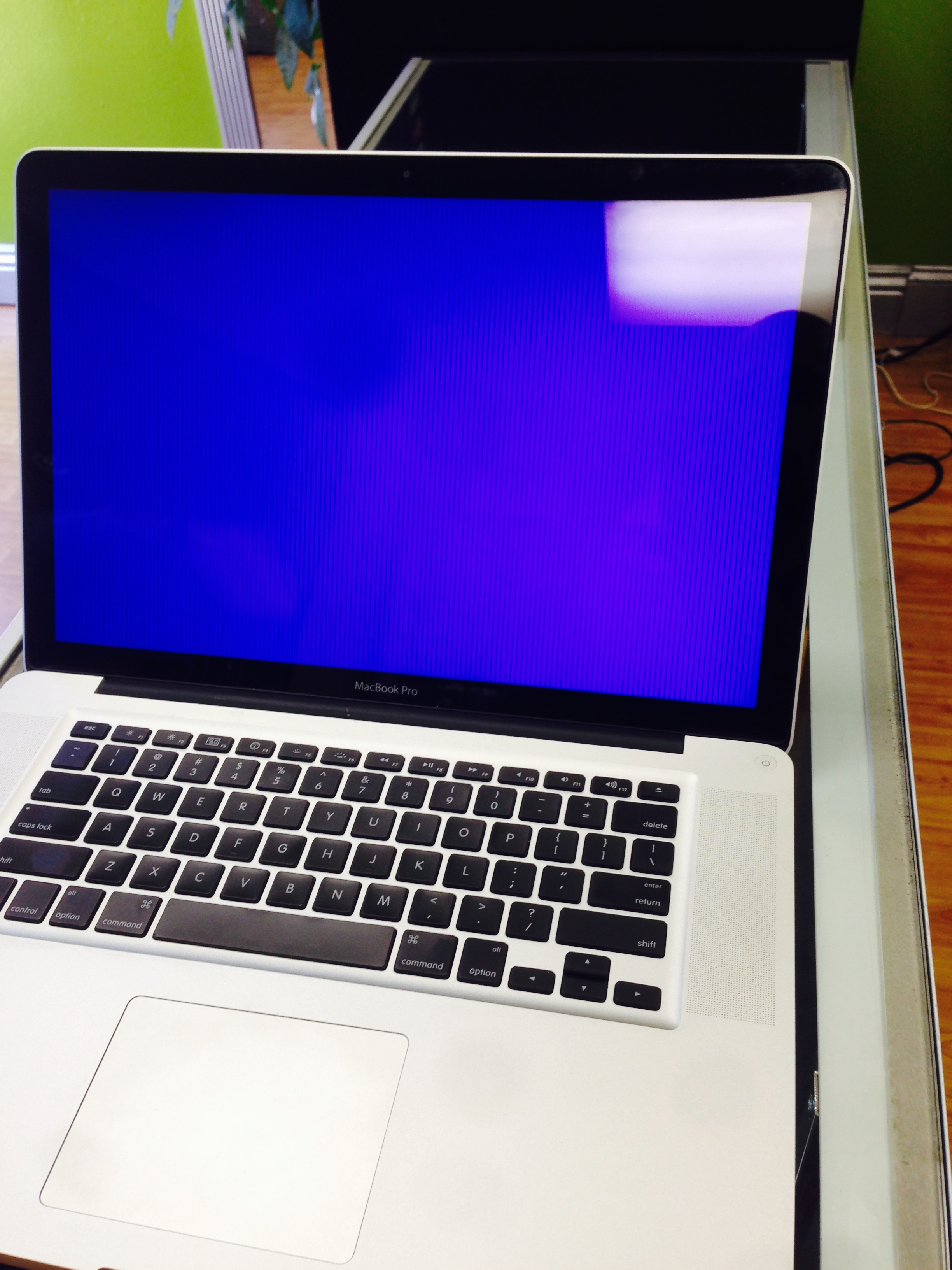 lines on macbook pro screen Computer Repair Overnight