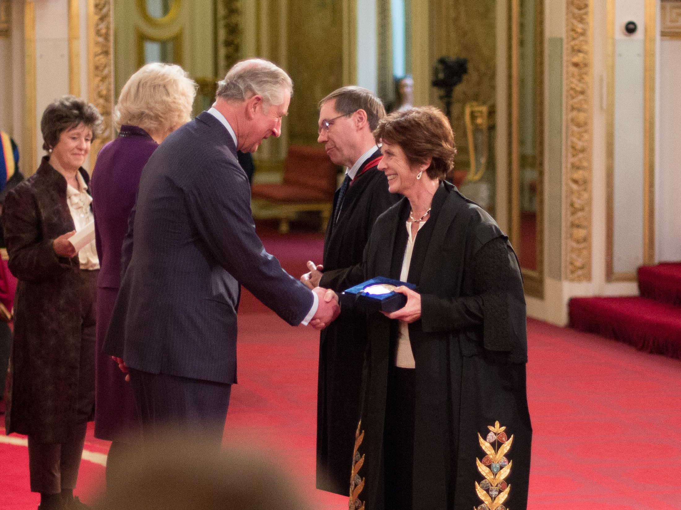 Oxford presented with Queen's Anniversary Prize at Buckingham Palace