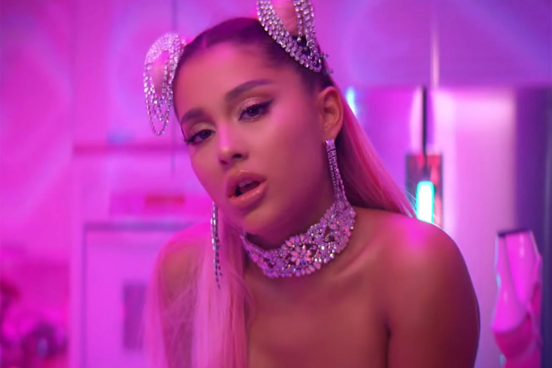 Ariana Grande Is Suing Forever 21 And Riley Rose Over Alleged Look