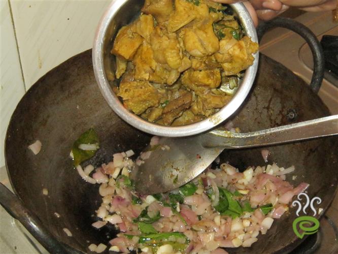 Nattu Kozhi Garlic Pepper Fry