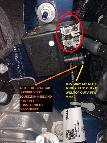 2017 Chrysler Pacifica Auxiliary Battery Replacement USA Shop | www