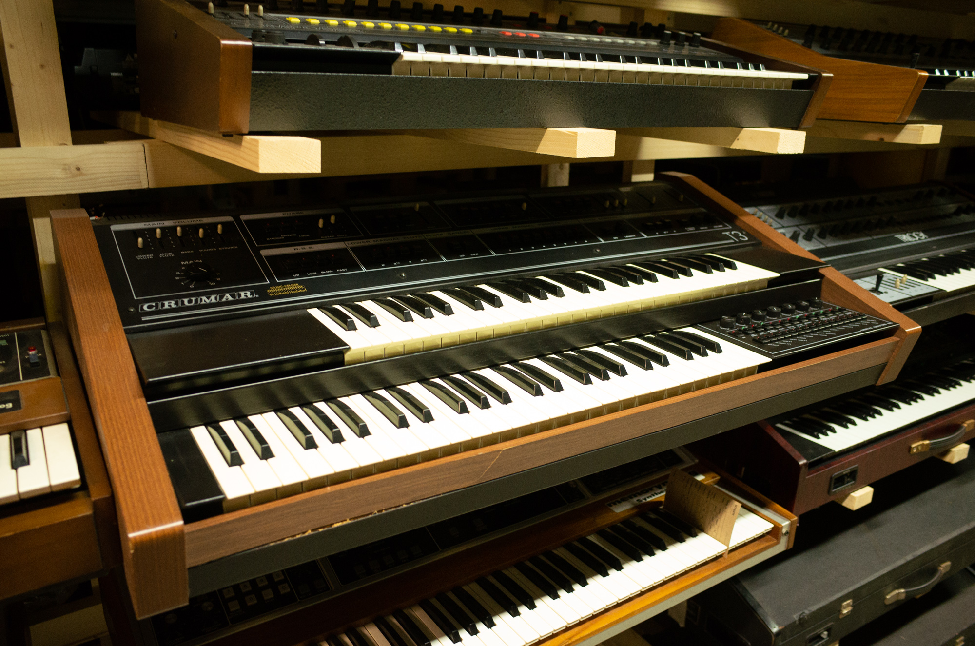 SMEM Zwitsers Synthesizer Museum met 5000+ instrumenten Synthforum