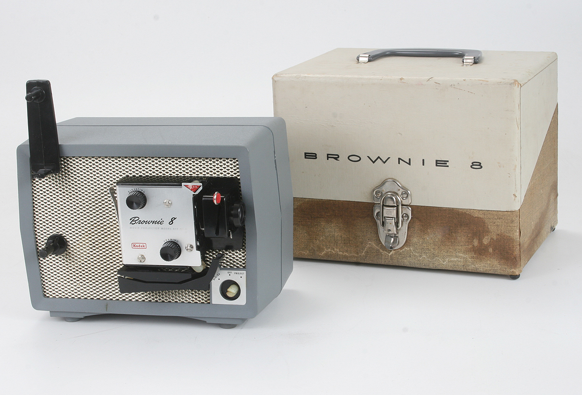 KODAK BROWNIE 8 MODEL A15 8MM MOVIE PROJECTOR, HAS PROBLEMS/169579 eBay