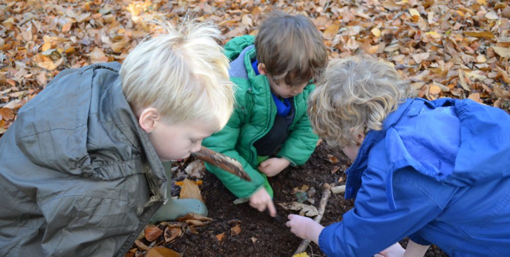 Early Years Outdoor Arts & Crafts Painshill Park Trust
