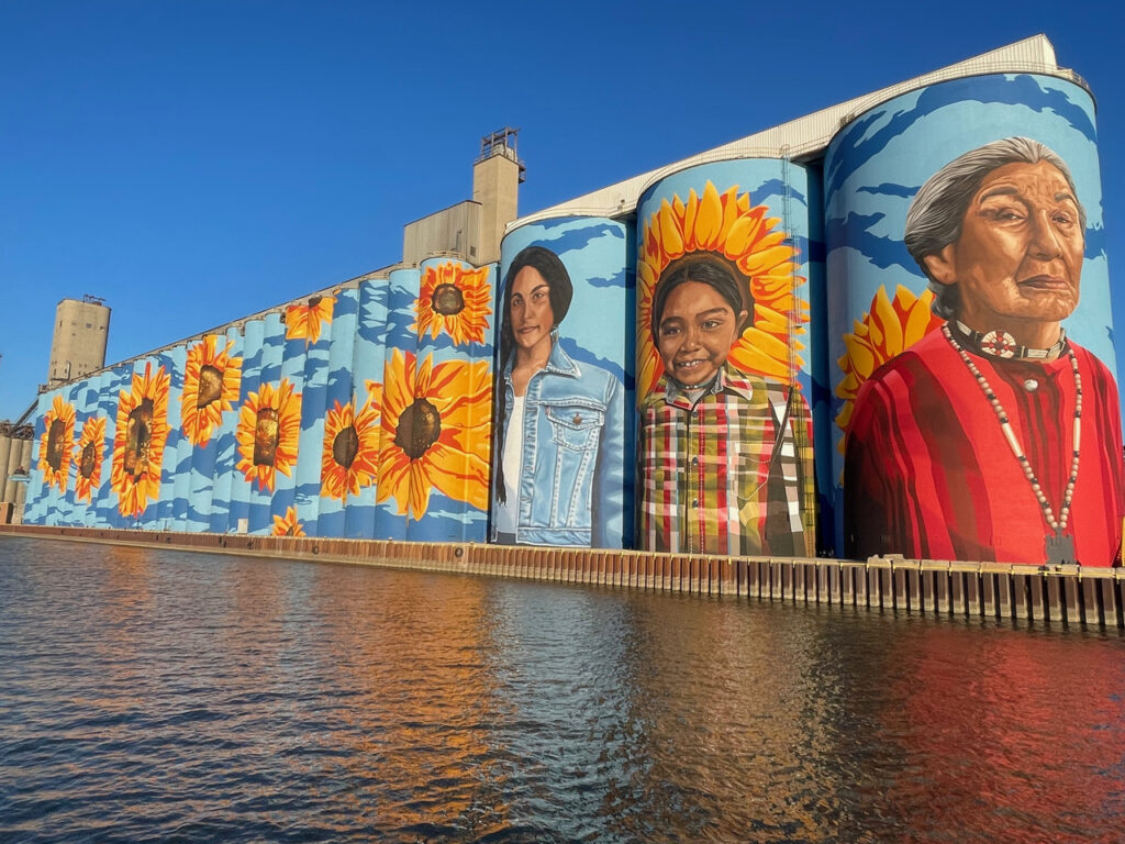 Tnemec Completes Largest Mural in the US