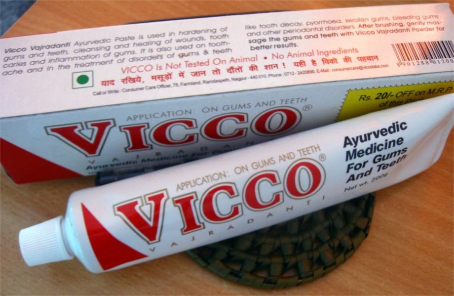 13 Indian Toothpaste & Powder Brands made in India by