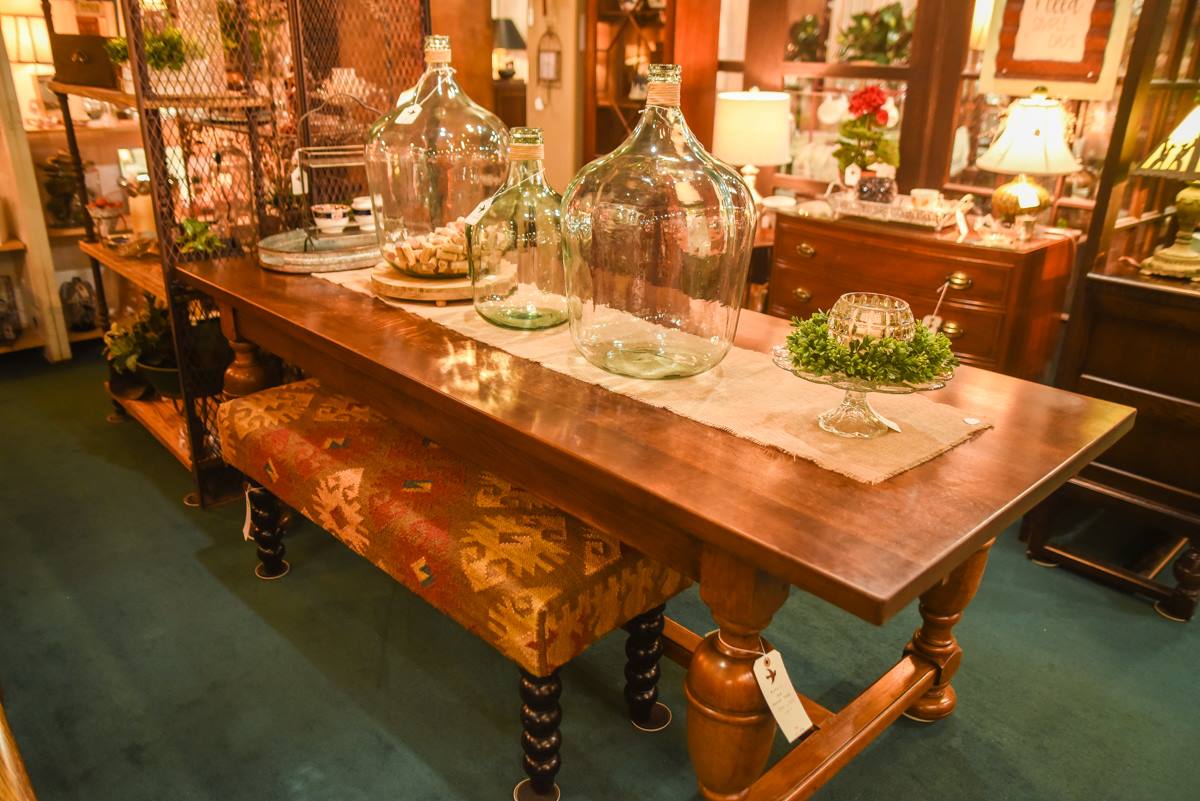 Large Antique Mall in Plano, TX Pak Mail