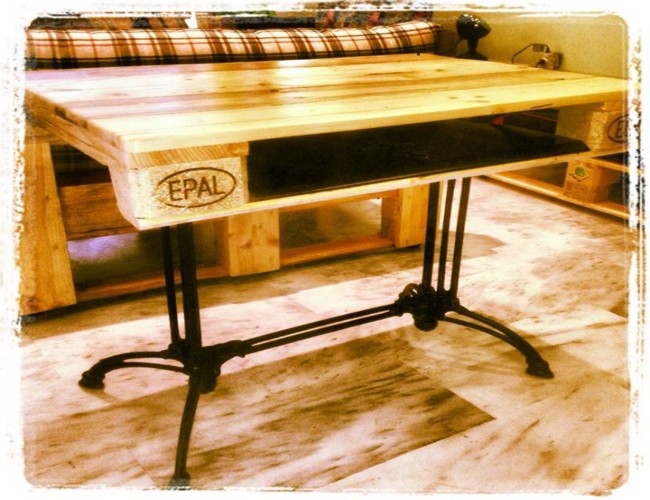 Vintage Legs Pallets Table Pallet Ideas