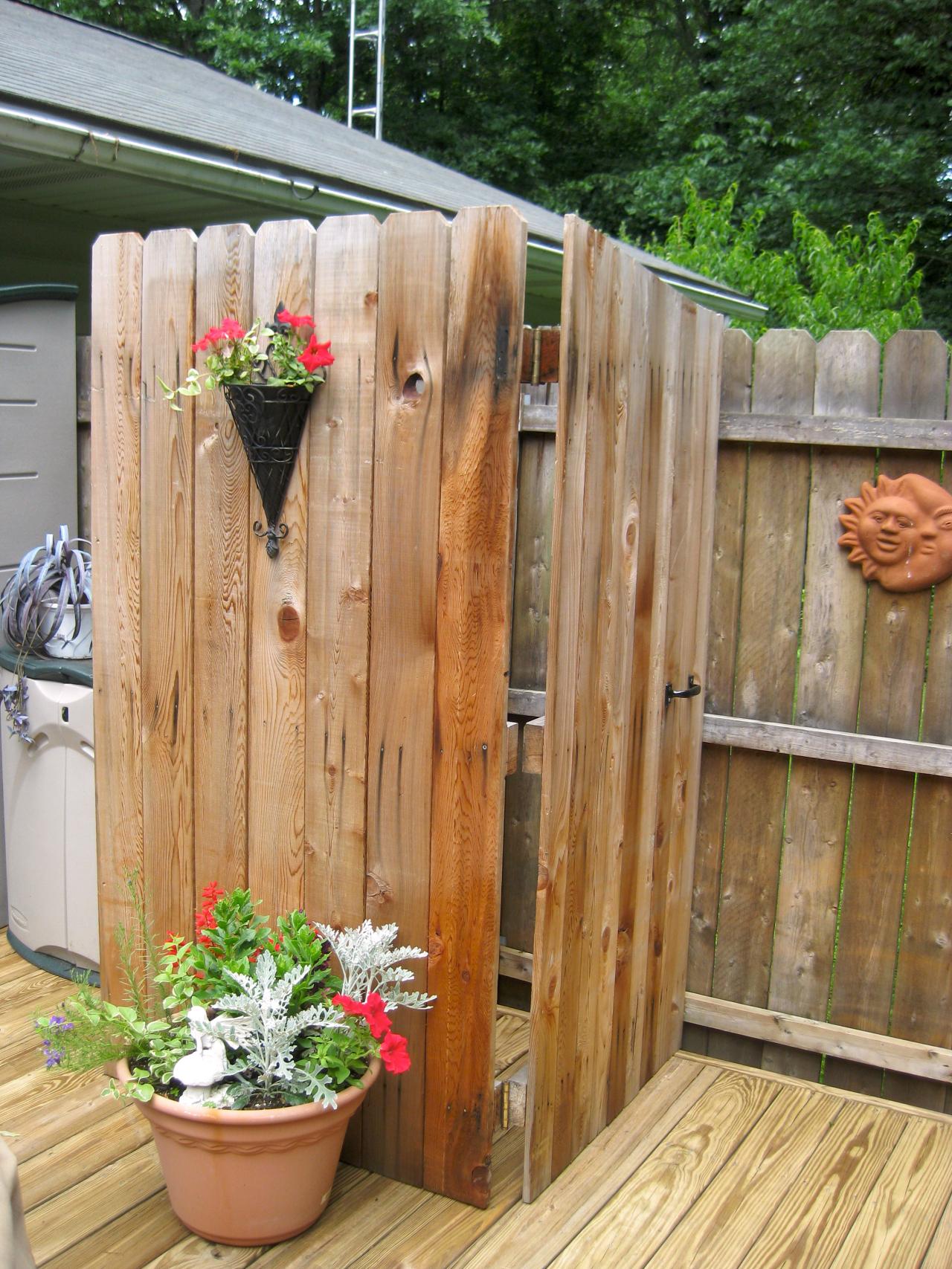 Pallets Made Outdoor Bathing Shower Ideas Pallet Ideas