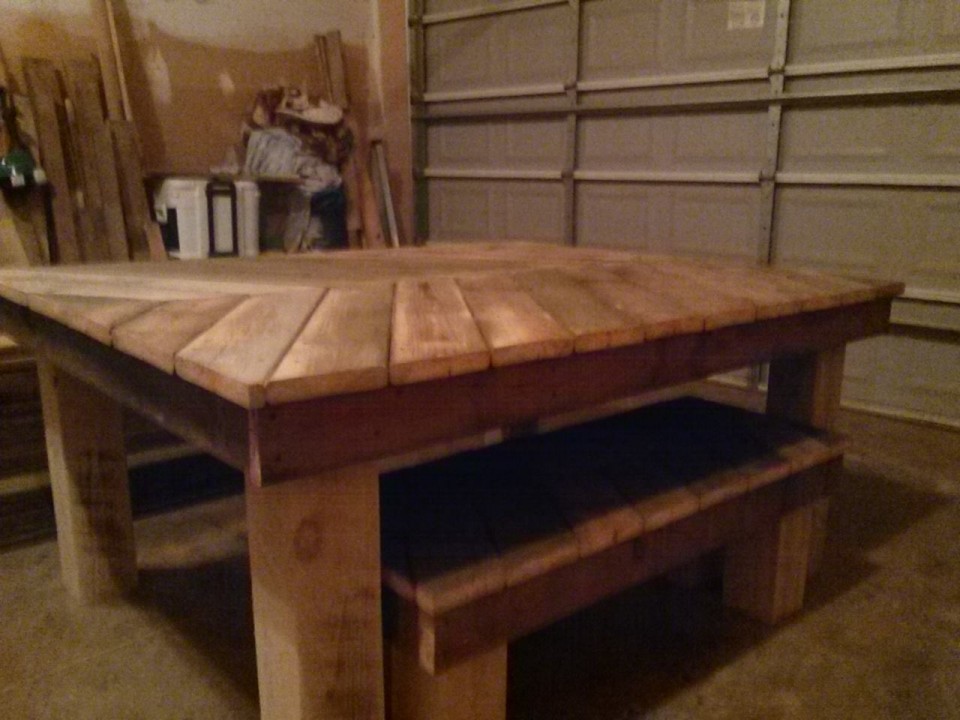 Chevron Rustic Farm Matching Pallets Table and Bench Pallet Ideas