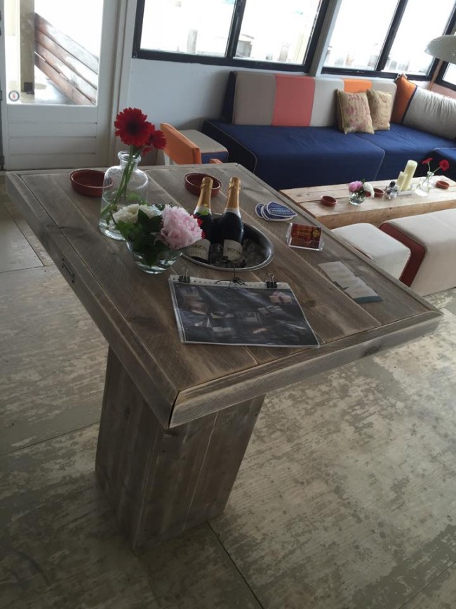 Pallet Table with Ice Chest Pallet Ideas