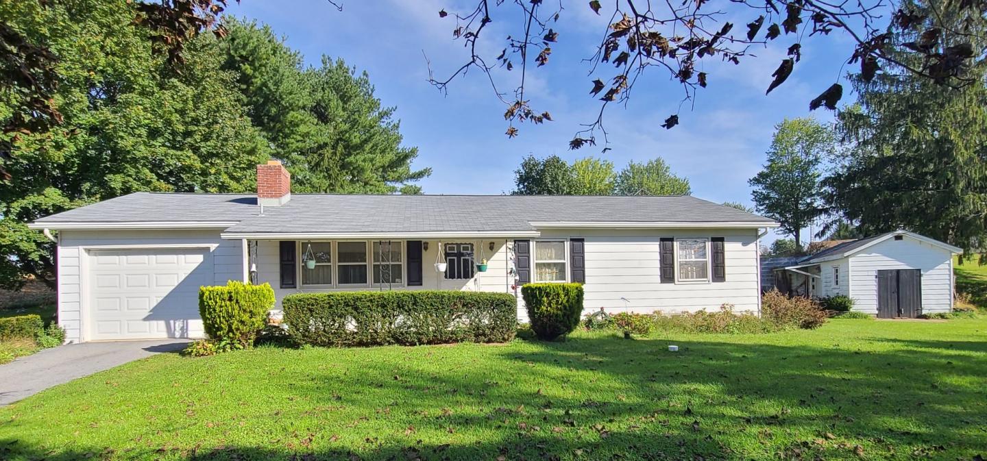 REAL ESTATE LOWER HEIDELBERG TWP RANCHER ON 1.2 ACRE LOT Art Pannebecker & Brad Wolf