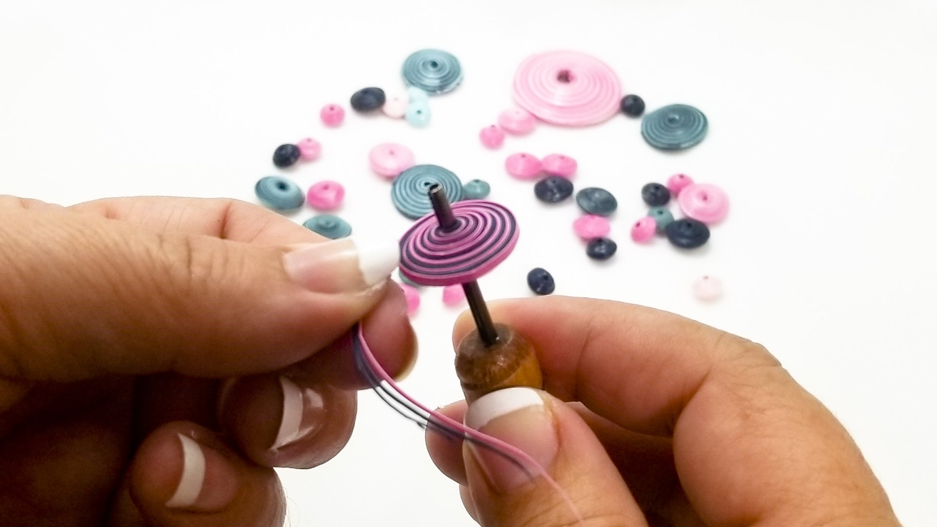 How to roll paper beads Paper Bead Rollers Jewelry Findings and