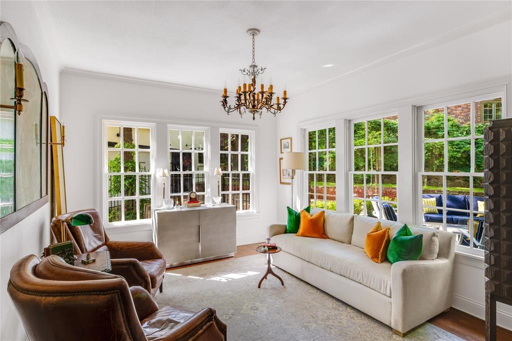 Oak Cliff Real Estate — This Kessler Park ‘Gem' Just Hit the Dallas Market