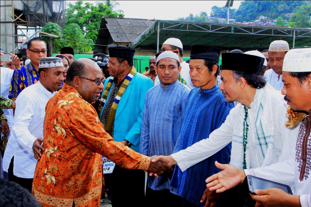 Sukses Jaga Kerukunan Antarumat Beragama, Gubernur Papua Terima