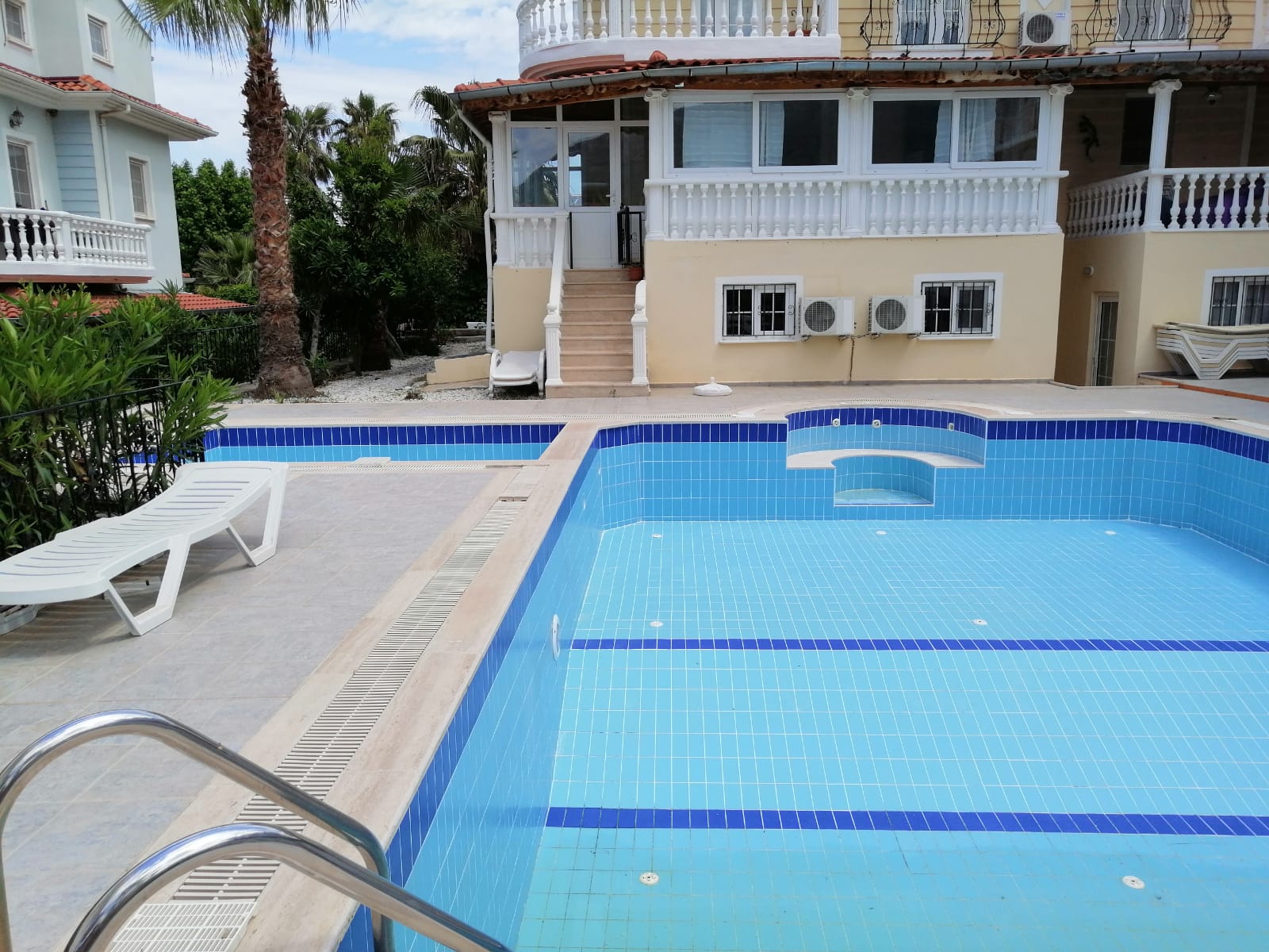 4 Bedroom 3 Bathroom Fully Furnished apartment for Sale 4 Bedroom 3 Bathroom Fully Furnished apartment for Sale