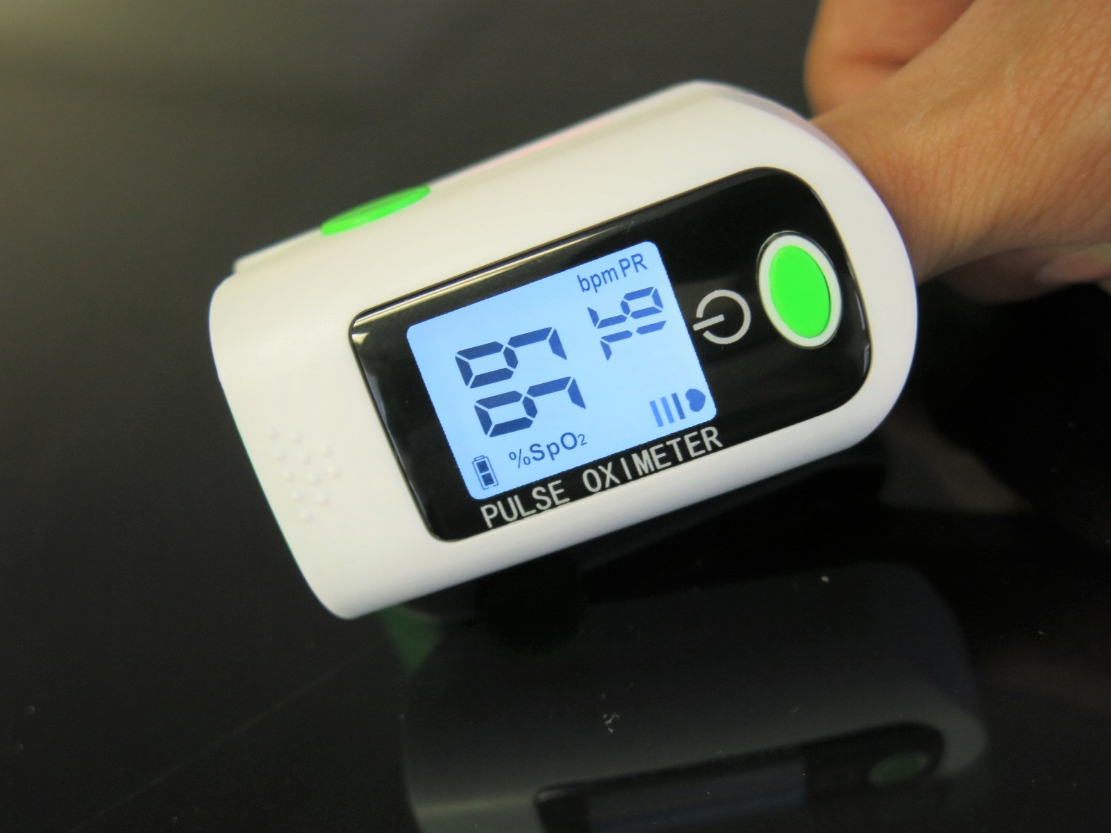 Pulse Oximeter Fingertip Heart Pulse Rate and BloodOxygen Monitor