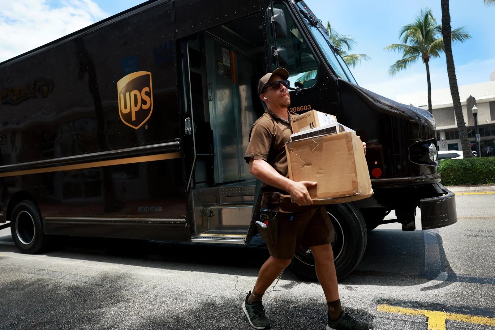 How to A UPS Drop off Location in The UK